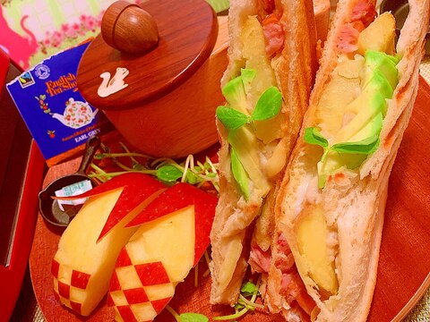 ずっしり！hotアボカドポテトグラタンサンド